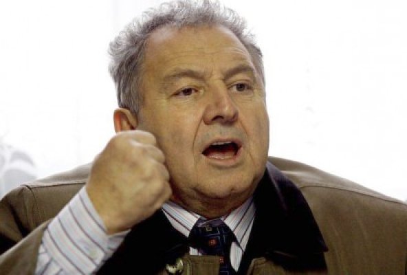 Afaceristul Carabulea şi reprezentanţi ai Carpatica Asigurări şi ASF, vizaţi într-un dosar de corupţie